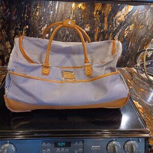 Beautiful Jessica Simpson Bag